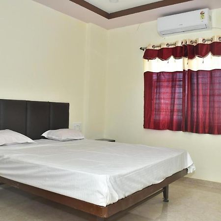Hotel Kalika Residency - Akkalkot Akalkot Kültér fotó
